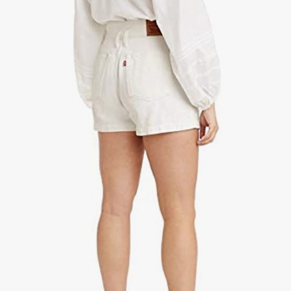 Levi’s High Waisted Mom Short in Clean Sweep | NWT | size 33 - Picture 4 of 4
